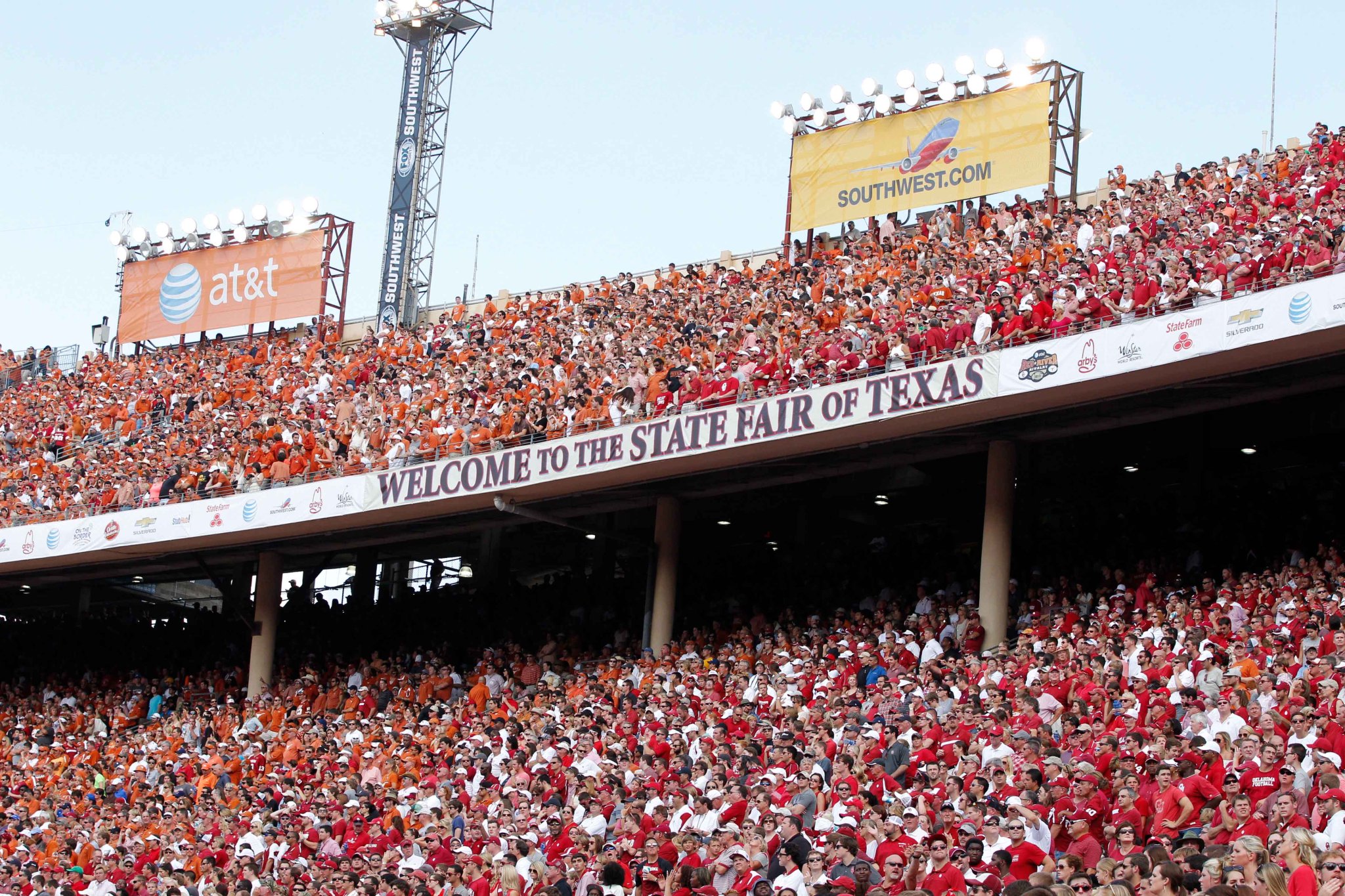 The Oklahoma Sooners and Texas Longhorns 2023 Recruit Classes Compared