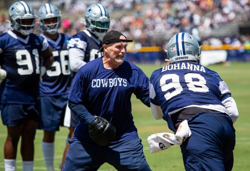 Cowboys DC Dan Quinn informs interested suitors that he's staying in Dallas