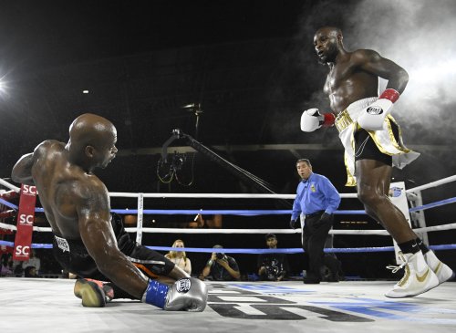 Le'Veon Bell to make professional boxing debut on Saturday, Oct. 29