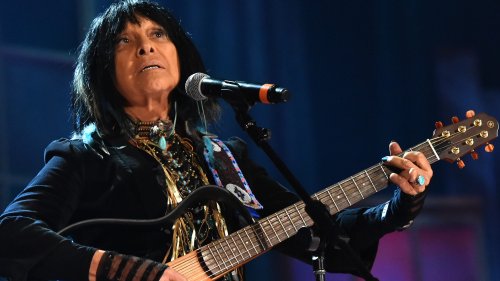 Folk singer Buffy Sainte-Marie's awards rescinded after she confirms she's not Canadian