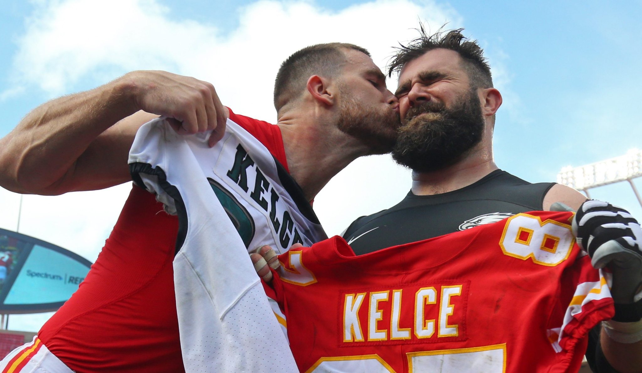 Eagles' Jason Kelce had a perfect response to learning he'd play brother Travis's Chiefs in Super Bowl 57