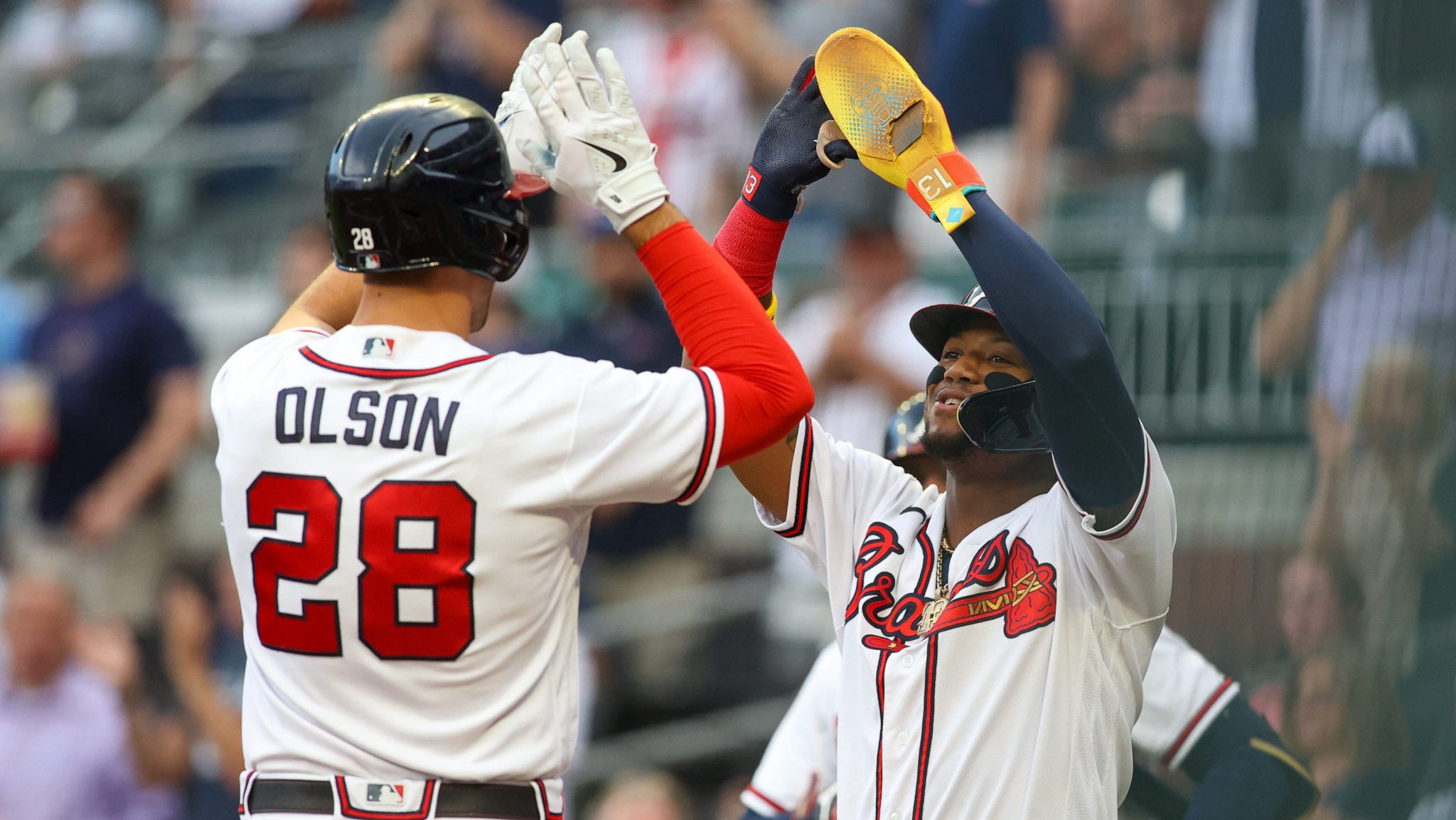 Keeping it 100: As Braves again surpass wins milestone, Atlanta's team cohesion unmatched