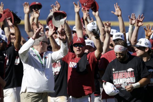 how-much-does-college-baseball-respect-dave-van-horn-diamond-hogs-are