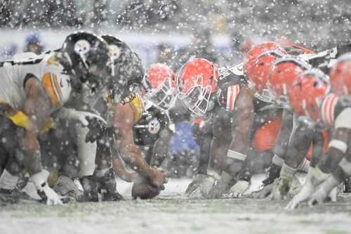 Browns upend Steelers in snowstorm on Nick Chubb's second TD of game