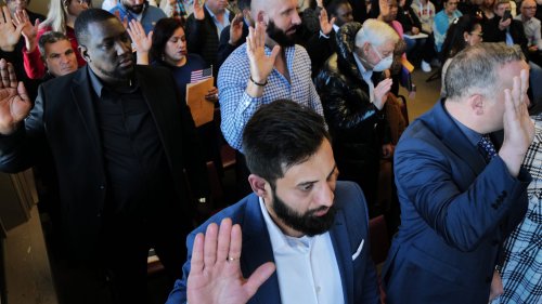 Foreign-born reach historic high amidst debate over immigration in US