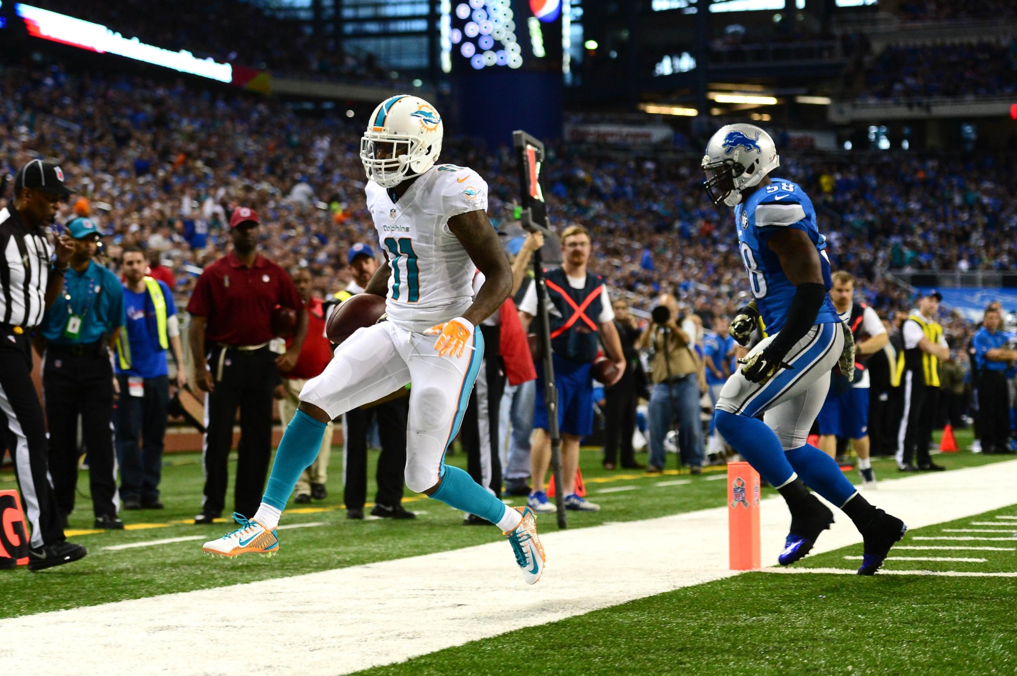 4 NFL players who quit on their teams midgame, from De'Vondre Campbell