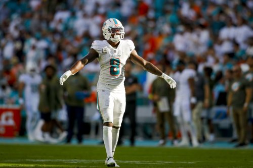 Mike McDaniel says Dolphins will let starting safety 'test his market'