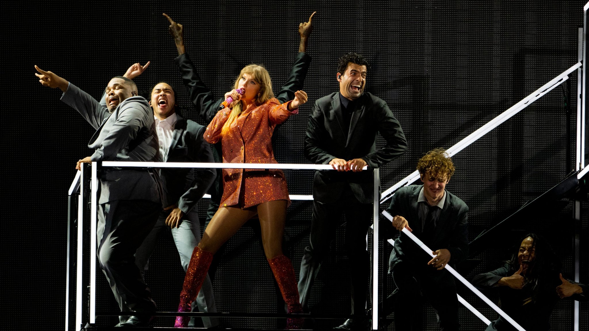 Taylor Swift explains why Sunday night in Miami is the 'very last' rain show Flipboard