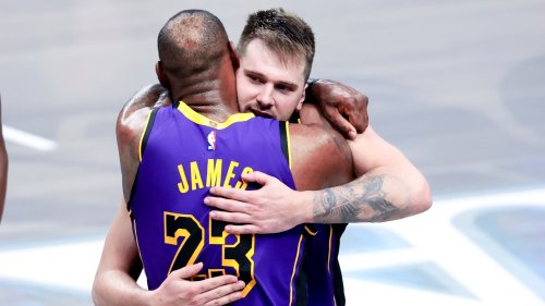 What we learned from NBA playoffs Game 1s: Warriors' savvy veterans steal home court