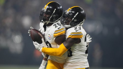 Steelers' team plane forced to make emergency landing on way home from Las Vegas