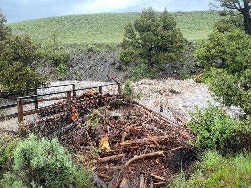 Yellowstone closes all entrances, citing 'unprecedented' flooding