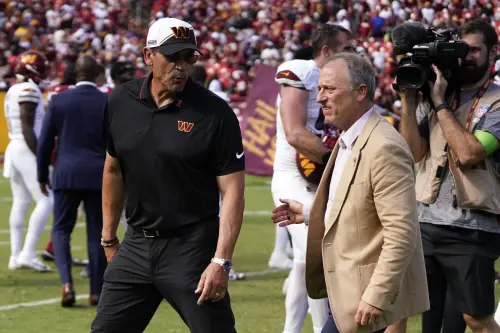 Awkward handshake between Josh Harris and Joe Buck steals the show