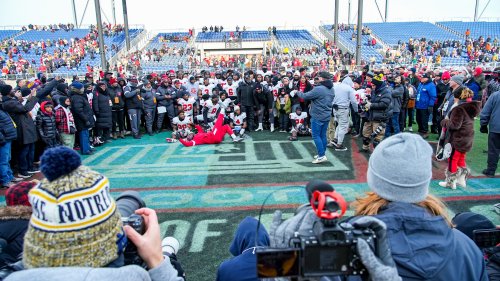 Ohio high school football powerhouse wins game day after theft accusations