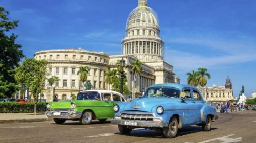 Cuba asks tourists not to bring cash dollars