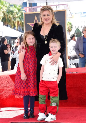 Kelly Clarkson Is ‘Looking Forward To A Fresh Start’ With Her Kids In ...