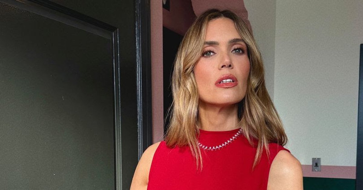 Mandy Moore’s ‘Aperitivo Waves’ Are Thanks to This Easy Blow-Dry Foam on Amazon
