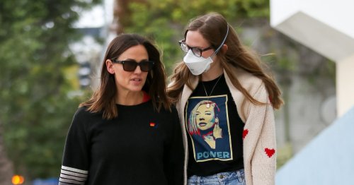 Violet Affleck Details ‘Arguing’ With Mom Jennifer Garner in Hotel Room: ‘She Was Shell-Shocked’