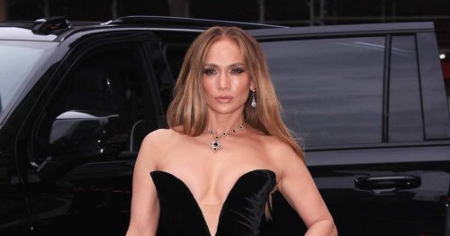 Jennifer Lopez Shares Photos of Severe Facial Injury From AMAs Rehearsals