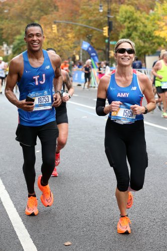 Amy Robach and T.J. Holmes Run Brooklyn Half Marathon Together: See ...