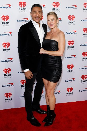 Amy Robach and T.J. Holmes Make Red Carpet Debut as a Couple at Jingle Ball
