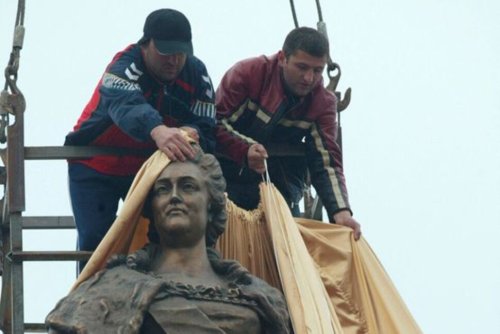 Ukraine's Odesa Votes to Remove Catherine the Great Statue