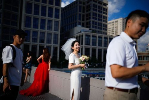 Fewer 'I Dos' Ruin the Party for China's $500 Billion Wedding Industry