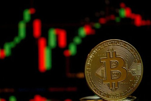 Bitcoin Investors Dig in for Long Haul in 'Staggering' Shift