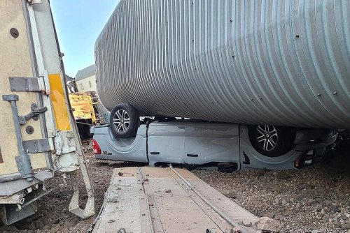23 Freight Cars, New Vehicles Heavily Damaged in Train Derailment in Northern Arizona