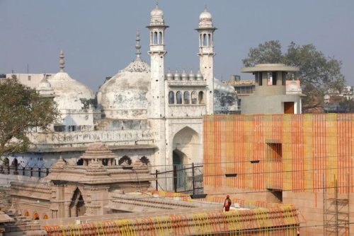 Indian Court Prohibits Large Religious Gathering at Mosque After Hindu Idols Found-Lawyers