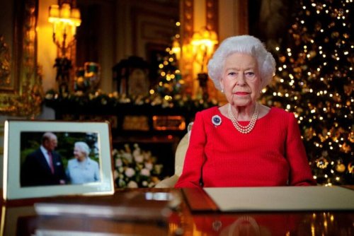 Queen Elizabeth Flies to Sandringham After COVID Disrupted Christmas Plan