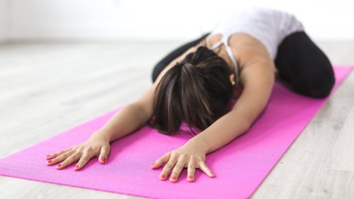Yin Yoga: Philosophie, Wirkung und Infos zum langsamen Yogastil