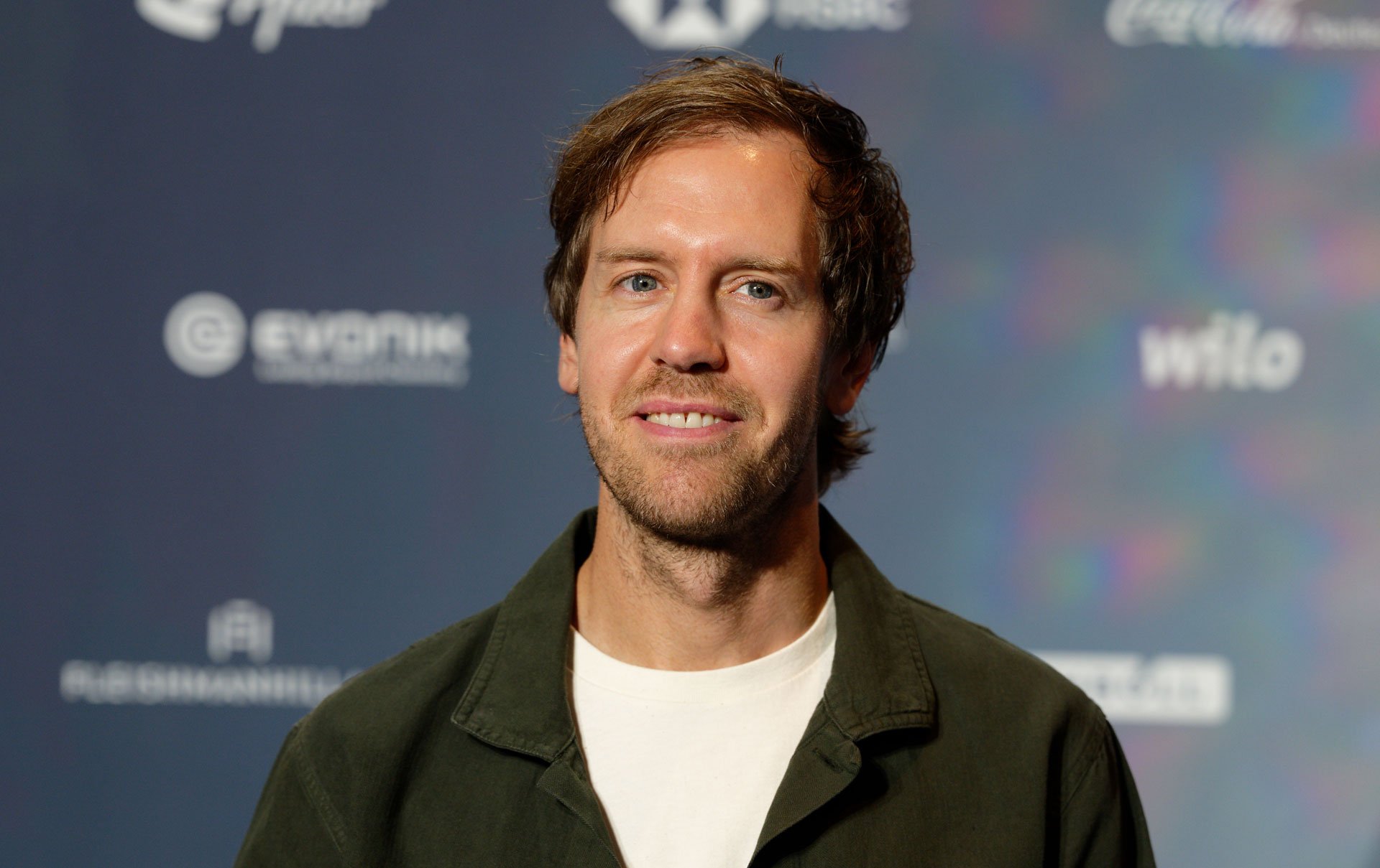 „Wir alle sind doch Heuchler“ – Sebastian Vettel kritisiert Flugreisen, Fast Fashion und sich selbst