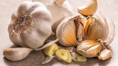 Bevor dein frischer Knoblauch vertrocknet, kannst du dies tun