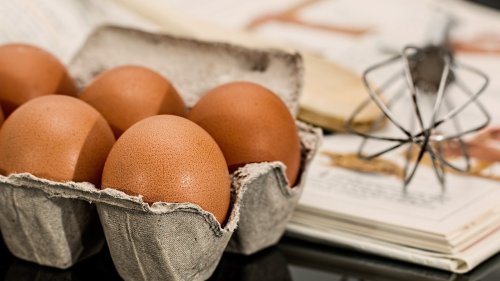 Eier auf Zimmertemperatur bringen: Schneller Trick