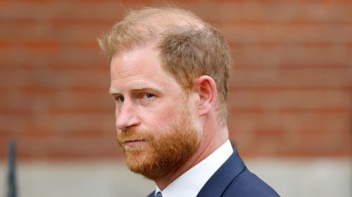Le prince Harry en Angleterre : la vidéo où il sonne chez des inconnus devient un symbole de son errance