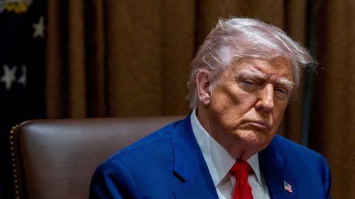 Donald Trump remplace le portrait officiel de Barack Obama par une peinture de lui-même