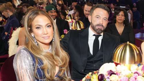 Jennifer Lopez et Ben Affleck se frittent aux Grammys (et en direct à la télé)