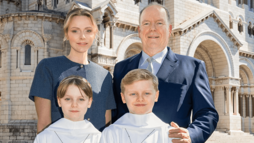 Jacques et Gabriella de Monaco célèbrent leur première communion, 10 ans après leur somptueux baptême