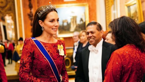 Kate Middleton, resplendissante pour la réception en l'honneur du corps diplomatique à Buckingham Palace