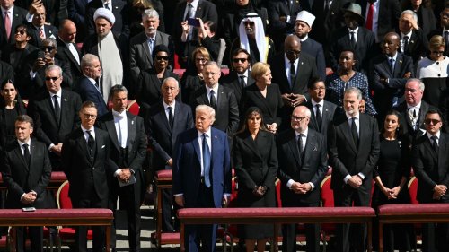 Donald Trump, son ego et son costume bleu aux funérailles du pape François