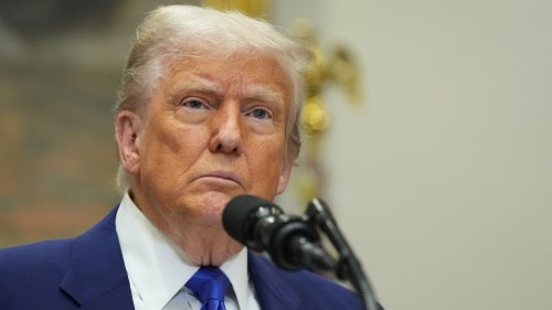 Donald Trump et Melania séparés ? Le biographe Michael Wolff assure qu’ils ne respectent pas les règles traditionnelles du mariage