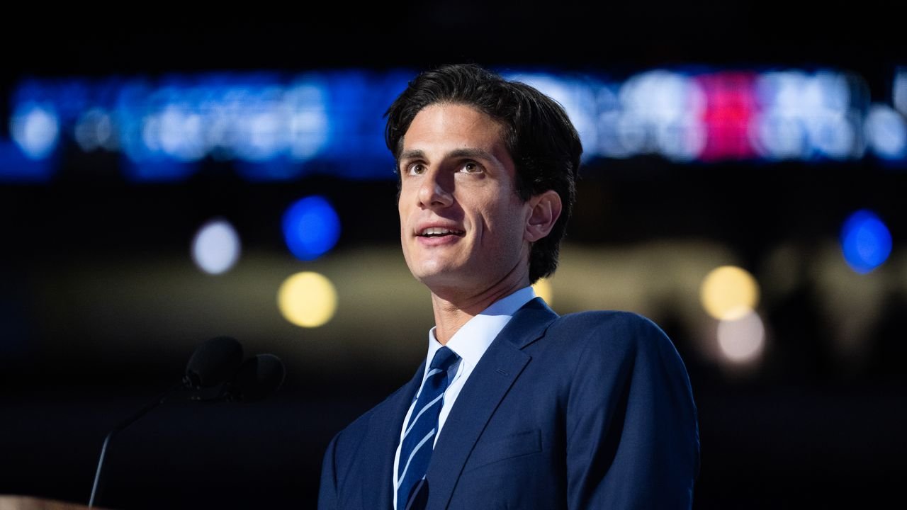 Jack Schlossberg, l'unique petit-fils de JFK, affirme que Trump ne s'intéresse qu'à la «carcasse» de l'ancien président assassiné