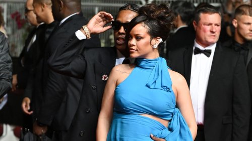 Rihanna en lice pour la palme de la robe la plus fendue de l'histoire du Festival de Cannes