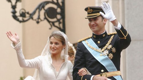 La reine Letizia d'Espagne s'est mariée dans la robe royale la plus coûteuse de tous les temps