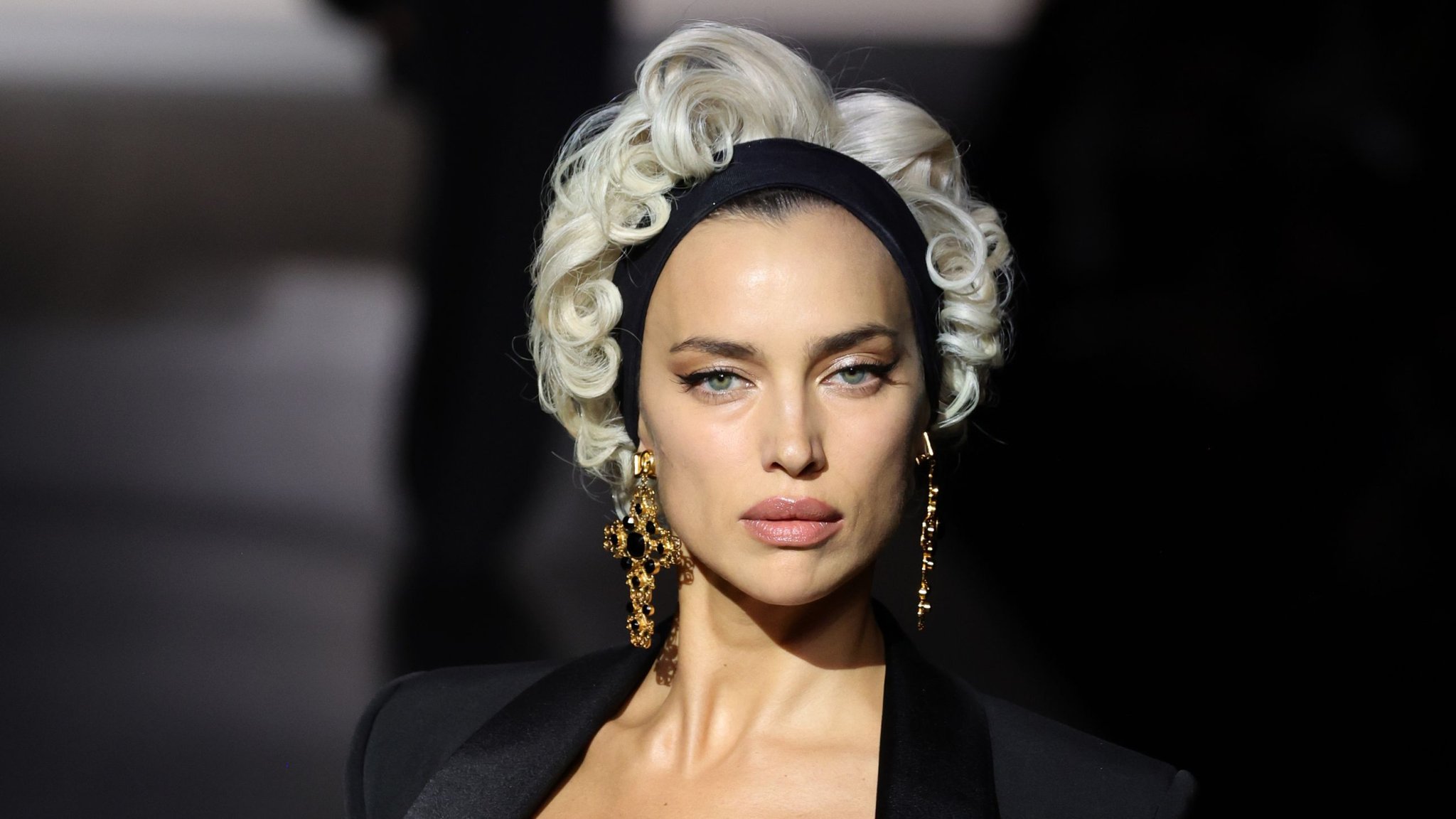 Fashion Week di Milano PE 2025: l'omaggio al beauty look di Madonna da Dolce & Gabbana
