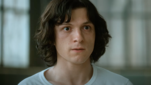 ‘the Crowded Room Trailer Tom Holland And Amanda Seyfried Lead Apples 1979 Crime Thriller 4441