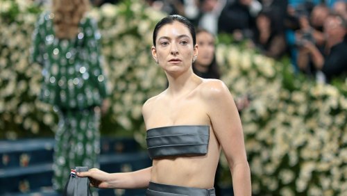 Lorde on Her Gender Identity and Chappell Roan Asking If She’s Nonbinary: ‘I’m a Woman Except for the Days When I’m a Man’