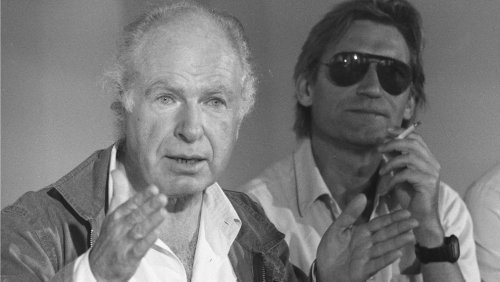 Peter Brook, Tony-Winning Theater Director, Dies at 97