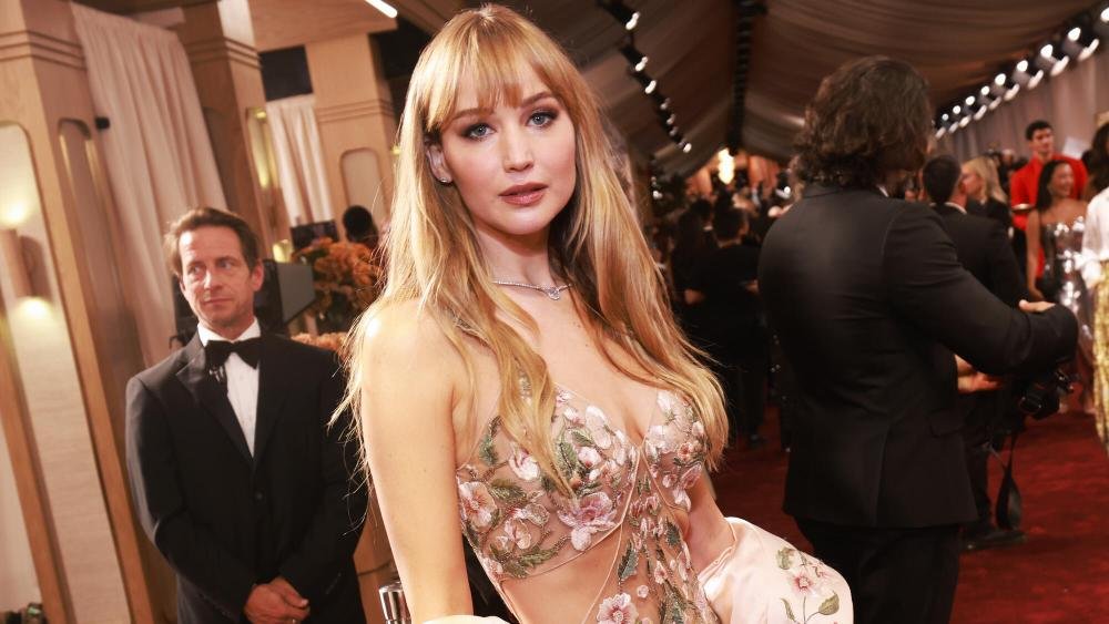 Jennifer Lawrence Says ‘I Can’t Do a Lot’ of Botox Because ‘I Need to Have Movement in My Face’ as an Actor, So ‘I Get B