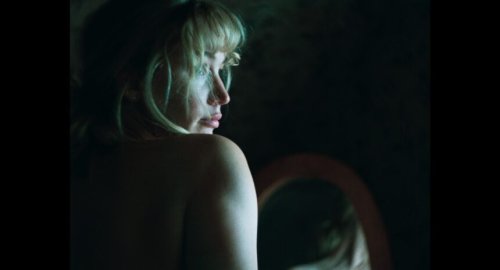 ‘Die My Love’ Review: Jennifer Lawrence Is a Mother Grappling with Postpartum Depression (and Punk-Rock Angst) in Lynne Ramsay’s Showy Mess of a Marital Psychodrama
